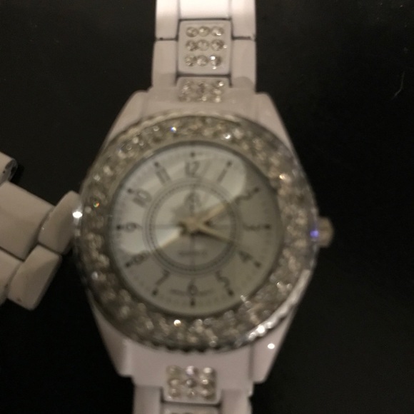 Watch - Picture 3 of 4